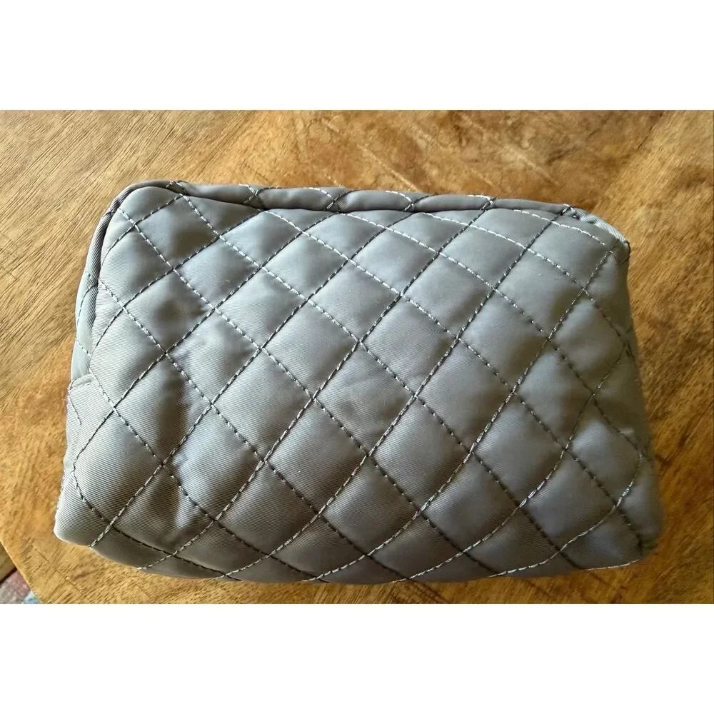 LOVEVOOK Quilted Cosmetic Makeup Bag Grey Nylon Travel Pouch Gold Hardware